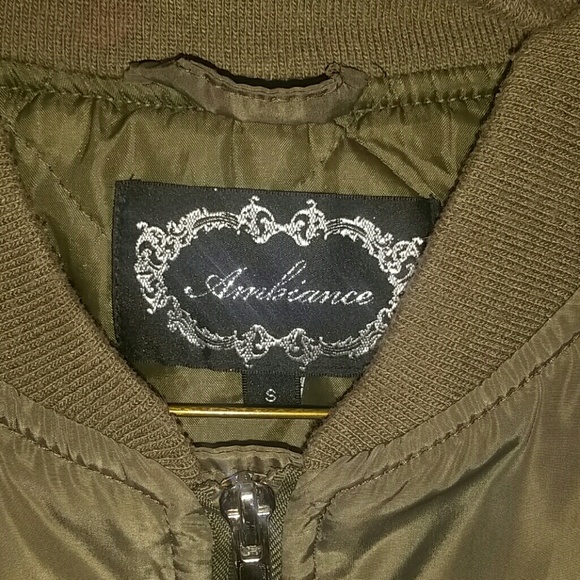 Green bomber jacket - Picture 3 of 5